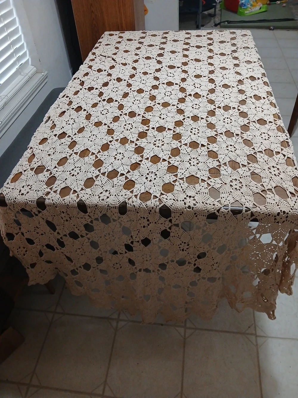 Vintage Handmade Crochet Lace Cotton Ecru Bed Coverlet Scallop Tablecloth 108x50